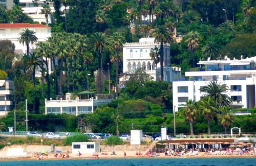 Golfe Juan Apartment | Best seaview Penthouse+77m2 privat roof terrace near beach and Cannes