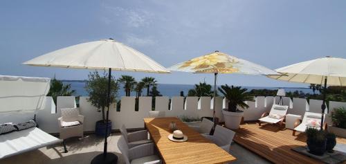 Golfe Juan Apartment | Best seaview Penthouse+77m2 privat roof terrace near beach and Cannes