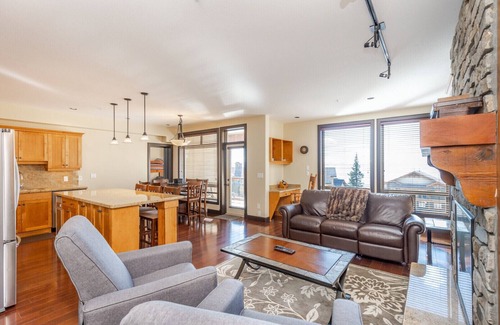 Big White Ski Resort Condo | Best Ski-in/Ski-out Location at Big White! Private 4 BR Condo