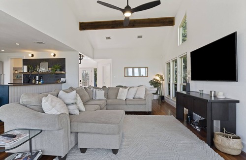 Leander House | Best Sunset in TX ~Luxury Getaway~ Heated Jacuzzi
