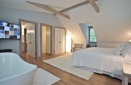 Washington House | BEST TOWN WASHINGTON PoshPadsCT "SOUTH ST" 2Hrs NYC, Mint, Pool, Ski, BBQ, Bike
