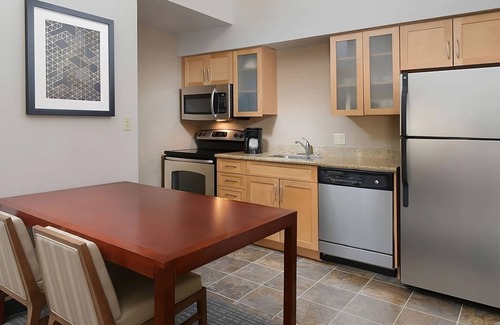 Northeast Heights Hotel | Best Value, Quality Stay! Near Lafayette Park, Free Breakfast, Pet-Friendly!