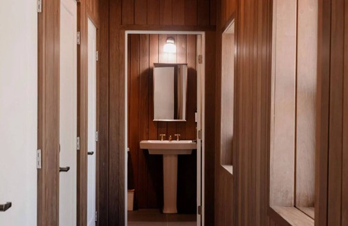 Guerneville Hotel | Best Value, Quality Stay! Pool, Free Parking, Near Guerneville River Park