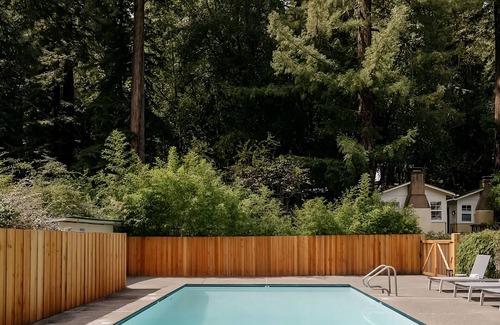 Guerneville Hotel | Best Value, Quality Stay! Pool, Free Parking, Near Guerneville River Park