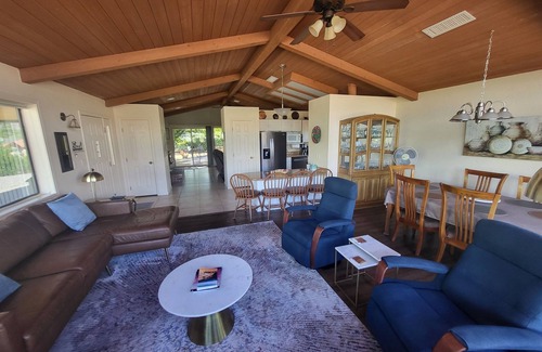 Oak Creek House | BEST VIEWS! Near Hiking/Biking Trails, Golfing, Wine Tasting, Swimming, Spas