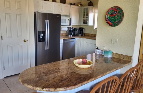 Oak Creek House | BEST VIEWS! Near Hiking/Biking Trails, Golfing, Wine Tasting, Swimming, Spas