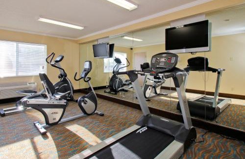 Quad Cities Hotel | Best Western Airport Inn