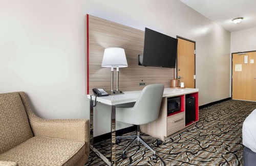 Albert Lea Hotel | Best Western Plus Albert Lea I-90/I-35 Hotel