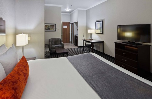 Montopolis Hotel | Best Western Plus Austin Airport Inn & Suites