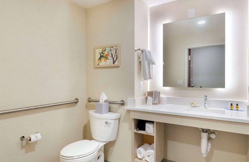 Zion Crossroads Hotel | Best Western Plus Crossroads Inn & Suites