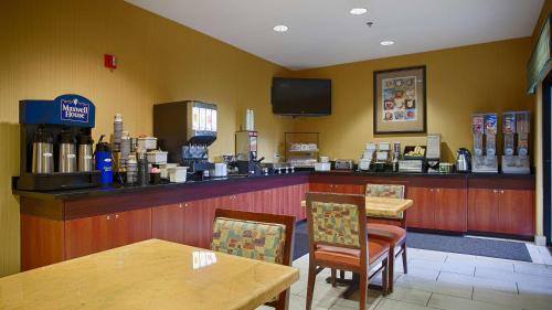 Raisin Hotel | Best Western PLUS Fresno Inn