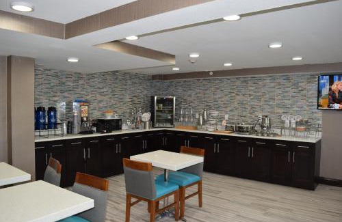 Hardeeville Hotel | Best Western Plus Hardeeville Inn & Suites