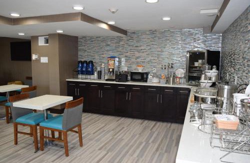 Hardeeville Hotel | Best Western Plus Hardeeville Inn & Suites