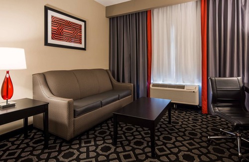 Western Division Hotel | Best Western Plus Laredo Inn & Suites