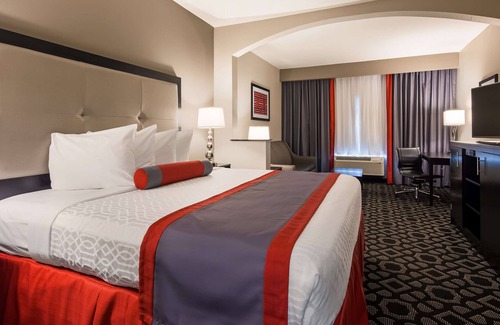 Western Division Hotel | Best Western Plus Laredo Inn & Suites