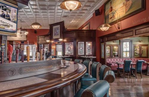 Woburn Hotel | Best Western Plus New Englander