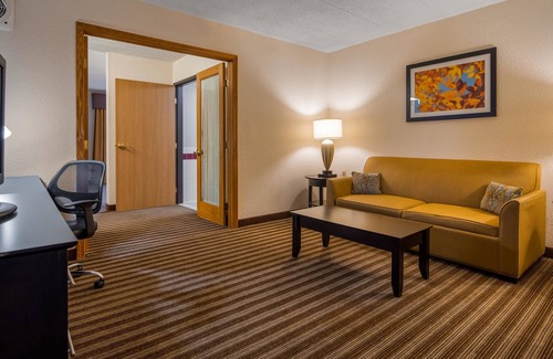 Bear Hotel | Best Western Plus Newark/Christiana Inn