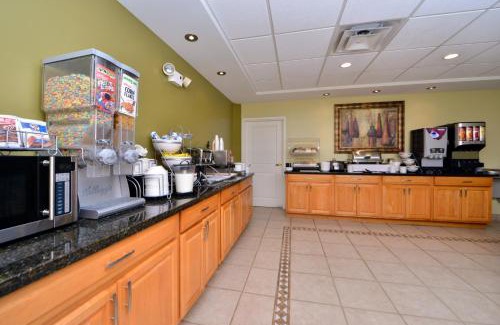 Central Newport News Hotel | Best Western Plus Newport News