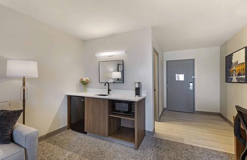 St. Charles Hotel | Best Western Plus The Charles Hotel