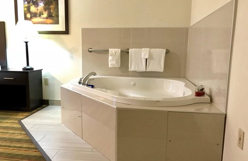 Visalia Hotel | Best Western Visalia Hotel