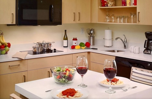 Monmouth Junction Resort | Better Choice for Vacation! Pet-Friendly, w/Seasonal Pool, Near Grover Park