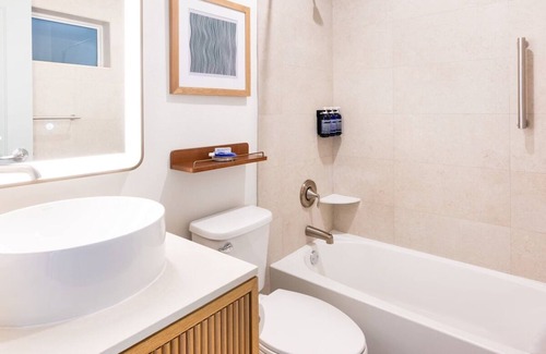 Islamorada Hotel | Better Choice for your Vacation! 2 Comfortable Units, Beachfront, Outdoor Pool