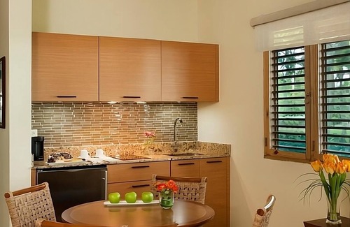 Carenero Apartment | Better Choice for your Vacation! Water Sports, Onsite Bar, 2 Tropical Pools