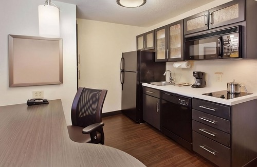 Somerset Hotel | Better Choice For Your Vacation! Stylish unit awaits in the heart of New Jersey