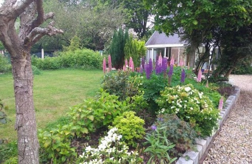 Saint-Leonard House | between city and country side