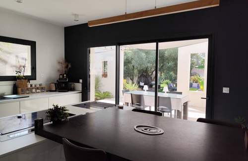 Nages-et-Solorgues Villa | Between Nîmes and Montpellier, 8-person air-conditioned villa with swimming pool.