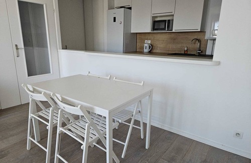 Neuilly-sur-Marne Apartment | Between Paris & Disneyland – Quiet 60 m² with Garage