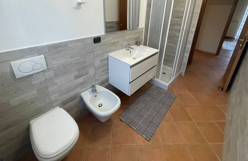 Lovere Apartment | between woods and meadows