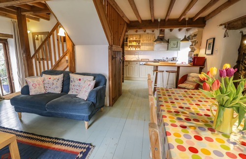 Llangadfan Cottage | BEUDY DOLPEBYLL, family friendly, with open fire in Llangadfan