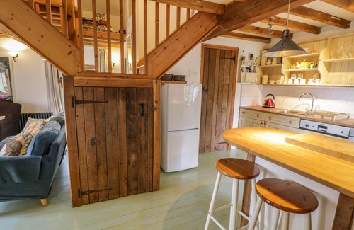 Llangadfan Cottage | BEUDY DOLPEBYLL, family friendly, with open fire in Llangadfan