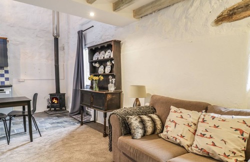 Dolgellau House | BEUDY ISAF, pet friendly, with open fire in Brithdir