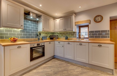 Llanycil House | Beudy Llew Coch - One Bedroom House, Sleeps 2