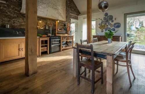 Machynlleth House | Beudy-Mach