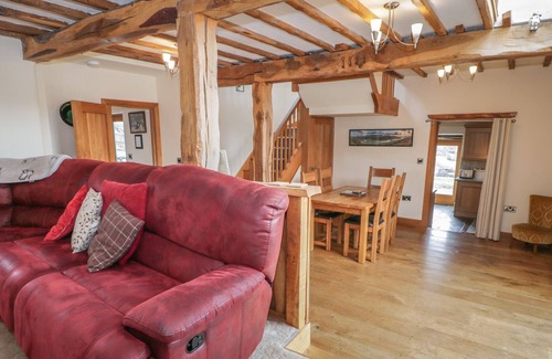 Dolgellau Cottage | BEUDY TAL Y WAEN, family friendly, with a garden in Dolgellau