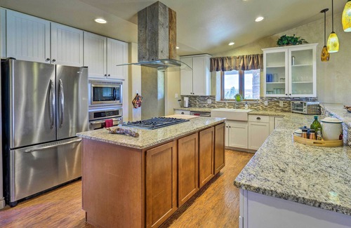 Beulah House | Beulah Home w/Wraparound Porch & Mtn Views