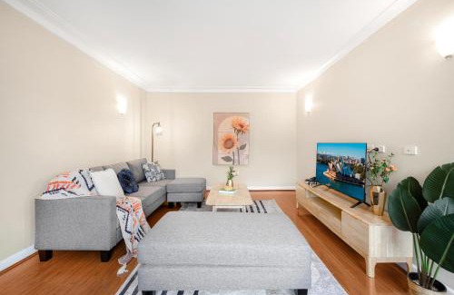 Bexley North House | Bexley 5Br near Train & Shpping with pool 10ppl First Floor