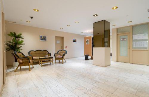 Gelsenkirchen-Mitte Apartment | Beyond Living x American Psycho