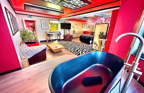 West Cliff Apartment | Beyond - Romantic Basement Apartment - Close To Beach - With Parking