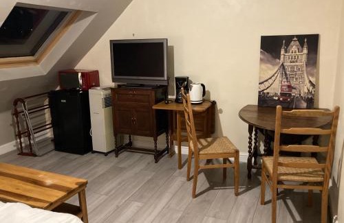 Ashton-under-Lyne Hotel | BFamily-Jacks Court