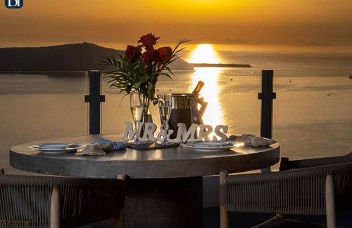 Fira Apartment | BH549 - C - Suite Santorini