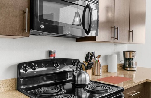 Five Points South Apartment | ~BHM Retreat: 1BR Haven With Top Notch Amenities~