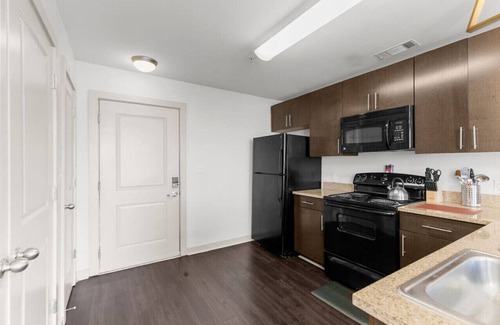 Five Points South Apartment | ~BHM Retreat: 1BR Haven With Top Notch Amenities~