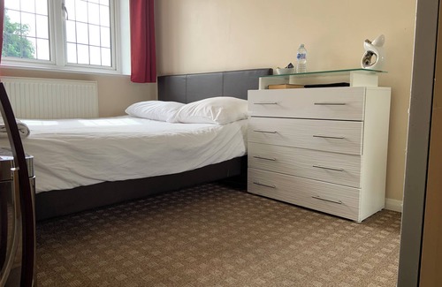 George Green Hotel | Bianca's House Hotel Heasthrow Airport