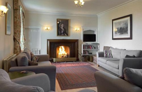Newtonmore House | Biallid House
