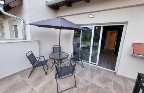 Balatonlelle Apartment | BIBI Terasz Apartman