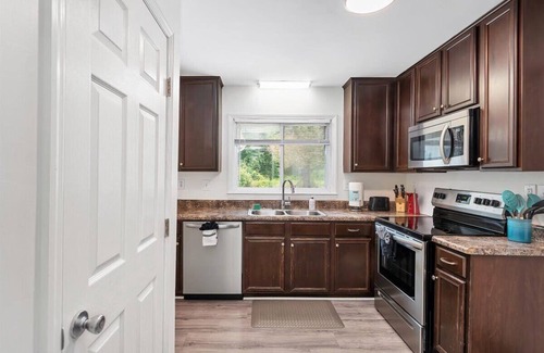 West Southern Pines House | Bicycle Lane Bugalow- nestled between golfing and equestrian communities